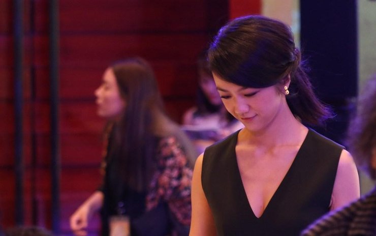 汤唯产后一周首现身 身材纤细哪像刚生完娃