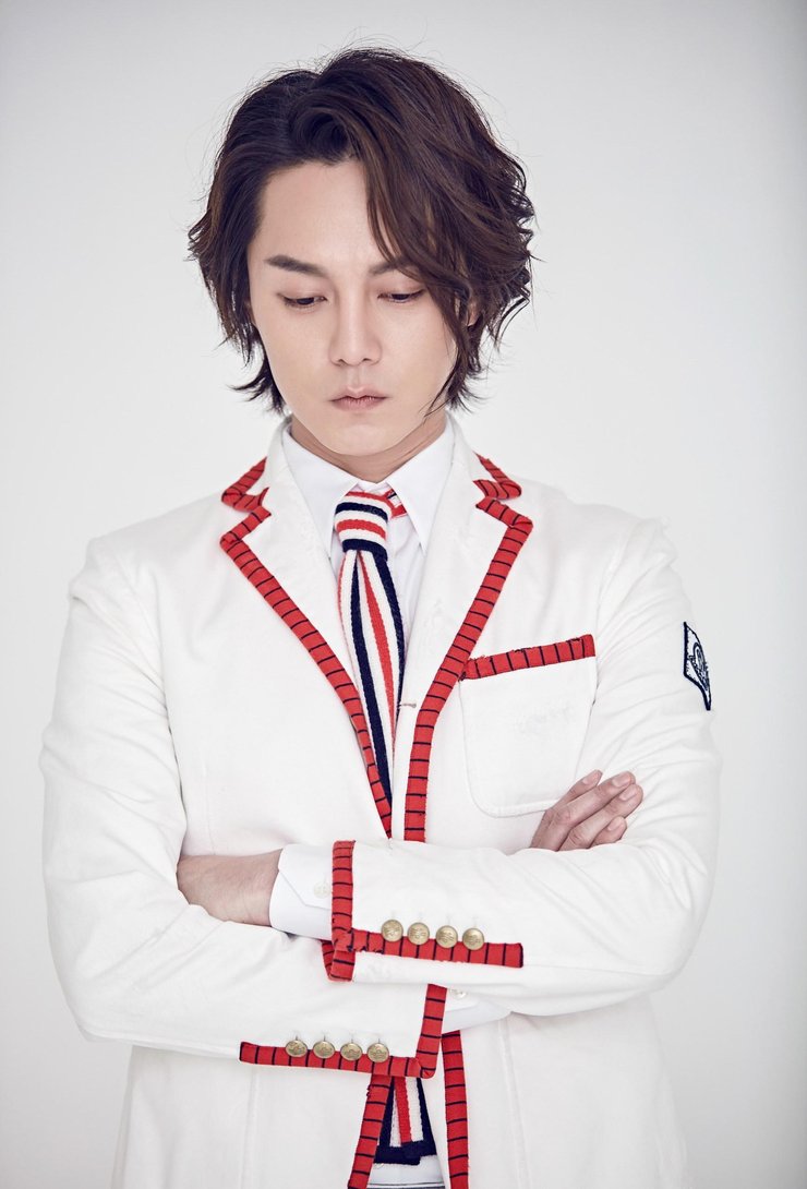 尹正帅气写真撩感来袭