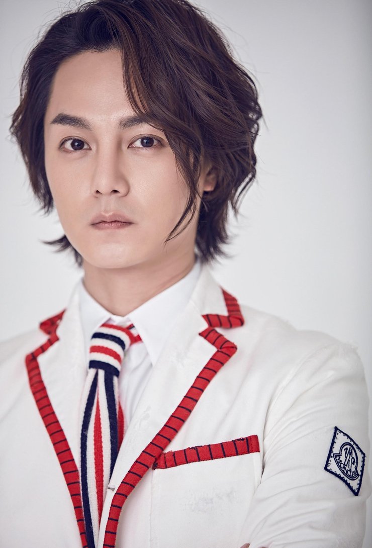 尹正帅气写真撩感来袭