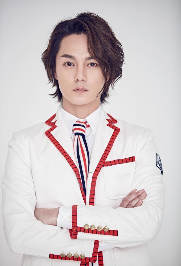 尹正帅气写真撩感来袭