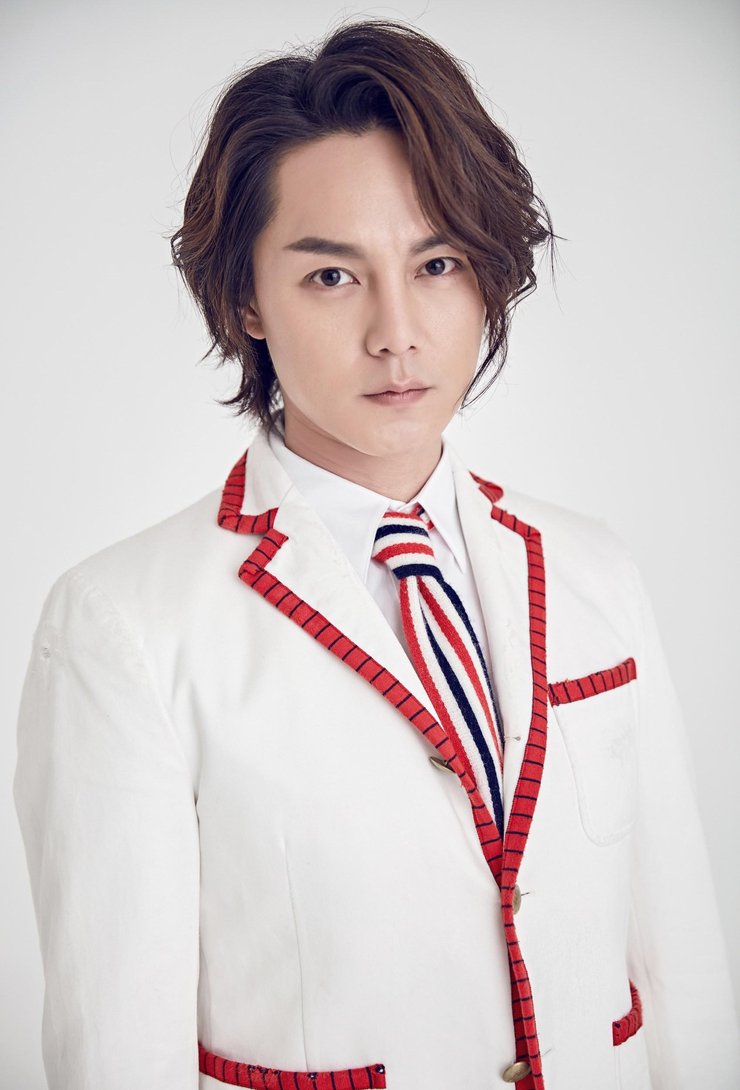 尹正帅气写真撩感来袭