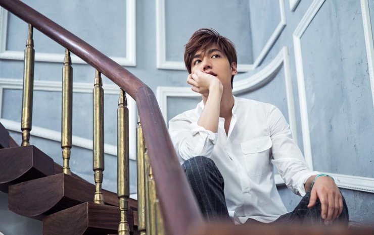 长腿欧巴李敏镐迎生日 回顾写真帅照