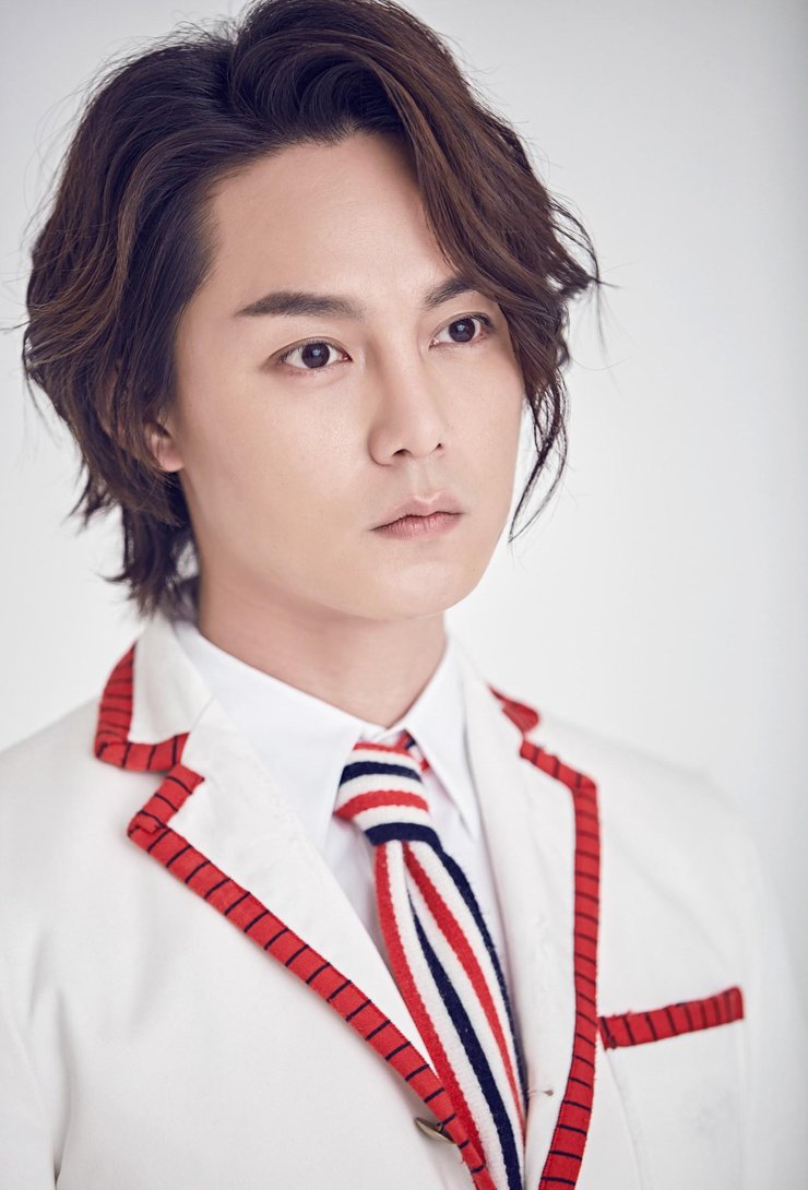 尹正帅气写真撩感来袭