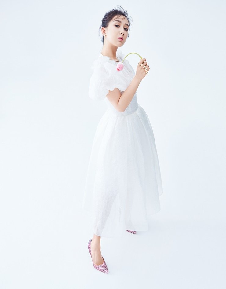 杨紫最新杂志大片惊艳上线