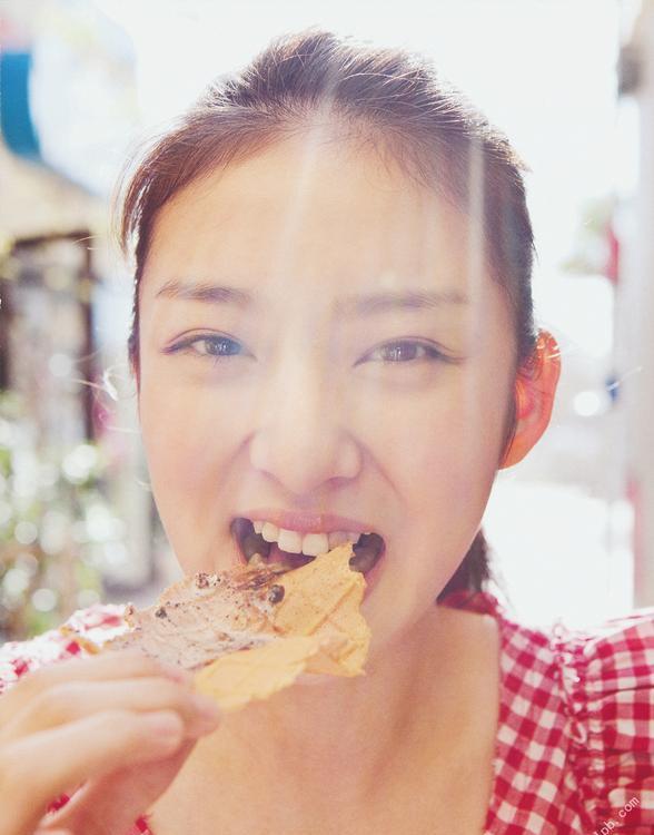 日本当红小花武井咲清新写真 娇俏动人