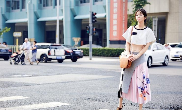 陈紫函性感露香肩 锥子脸马甲线抢镜