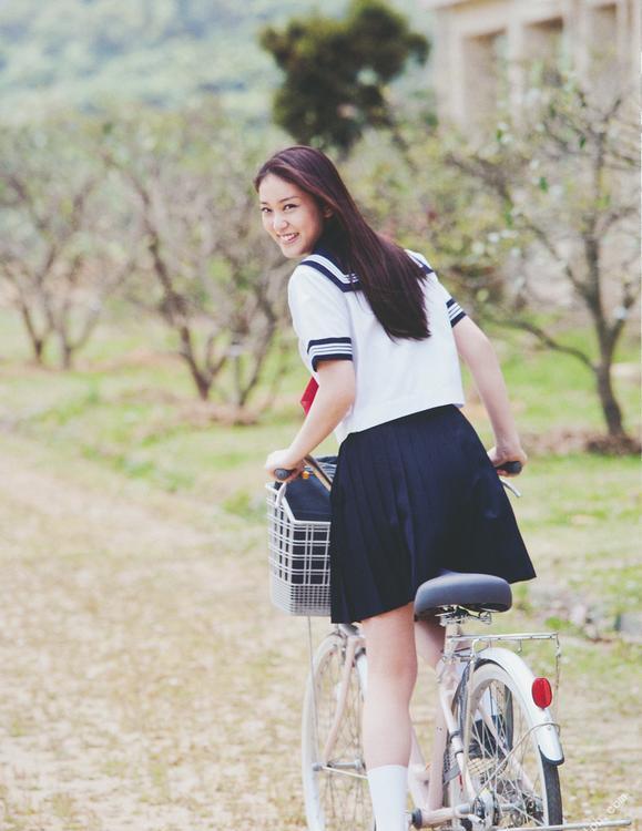 日本当红小花武井咲清新写真 娇俏动人