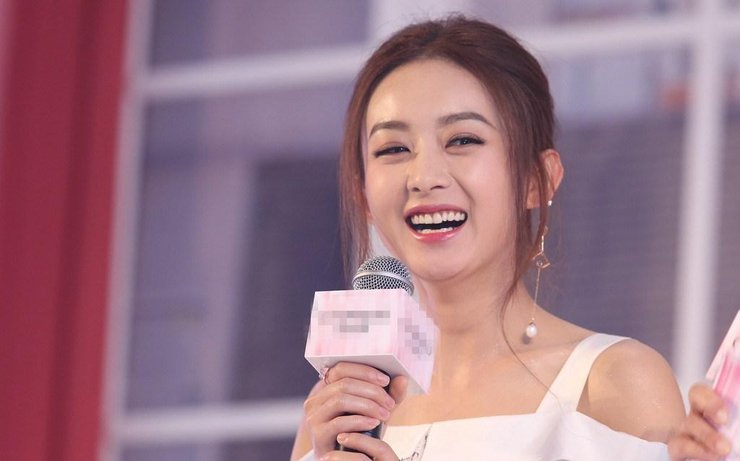 一秒变包子！赵丽颖噘嘴卖萌可爱么