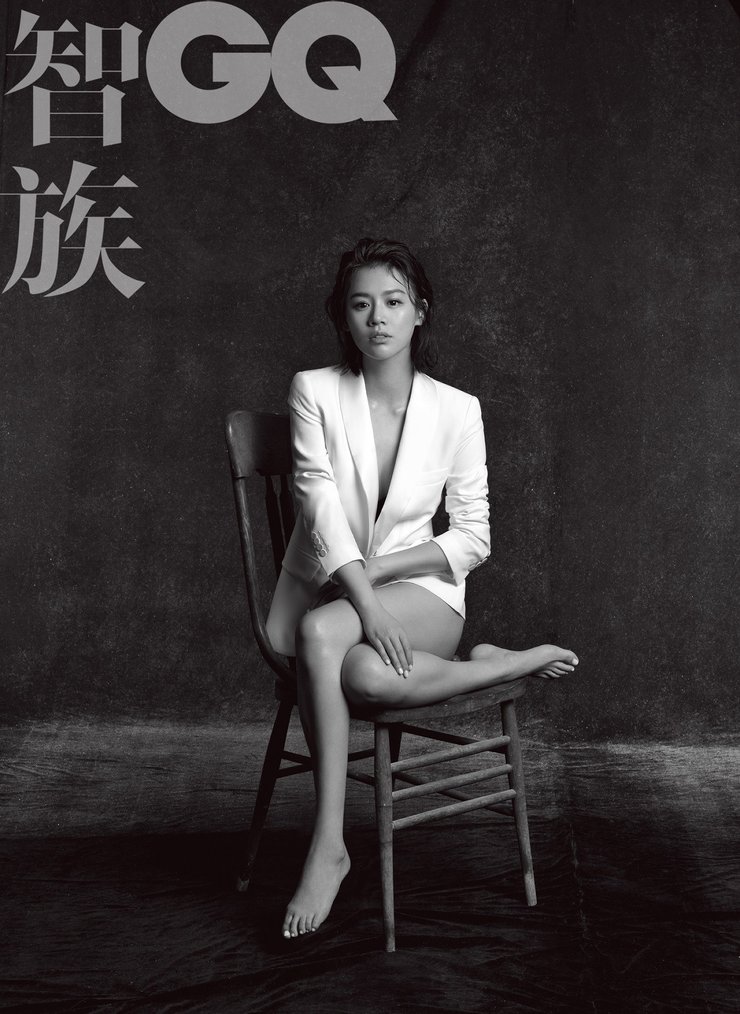 马思纯登时尚杂志 展现狂野一面