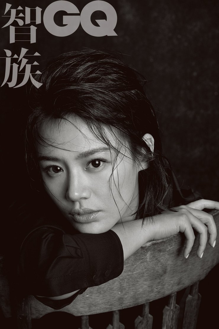 马思纯登时尚杂志 展现狂野一面
