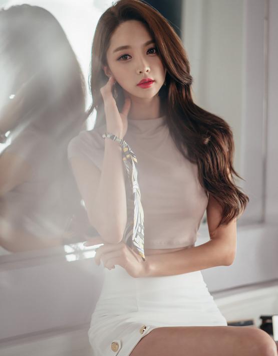 韩国美模轻熟气质 写真大片优雅