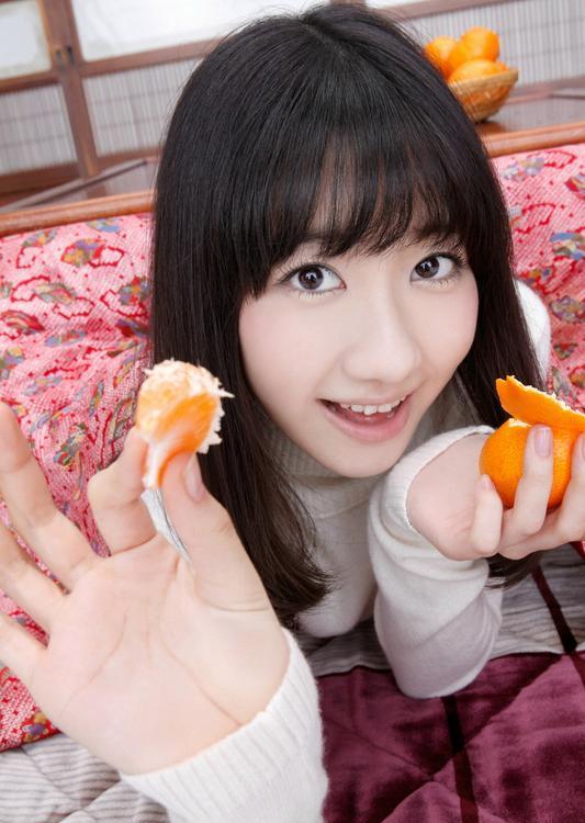 柏木由纪居家写真大片 俏皮卖萌