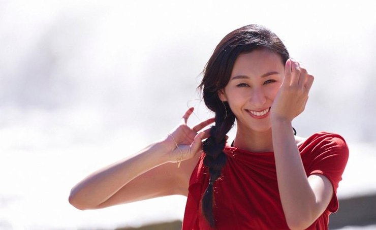 日本花滑选手浅田舞写真 熟女风情