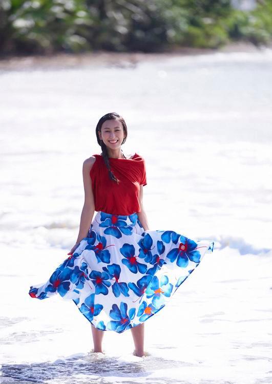 日本花滑选手浅田舞写真 熟女风情