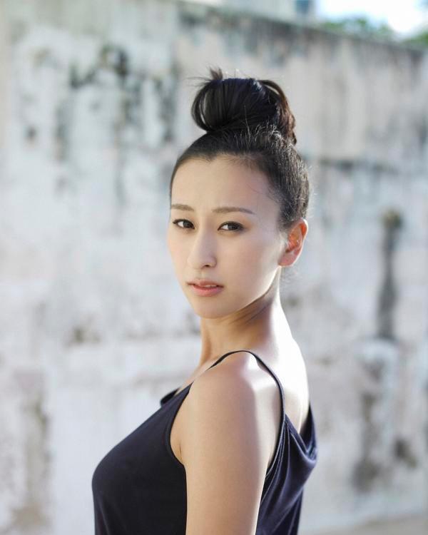 日本花滑选手浅田舞写真 熟女风情