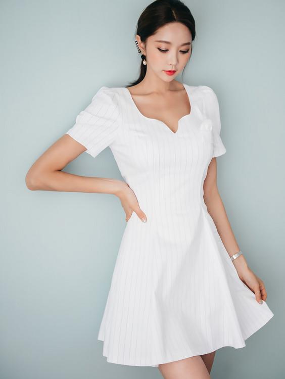 韩国美模居家写真秀长腿好身材 人美任性