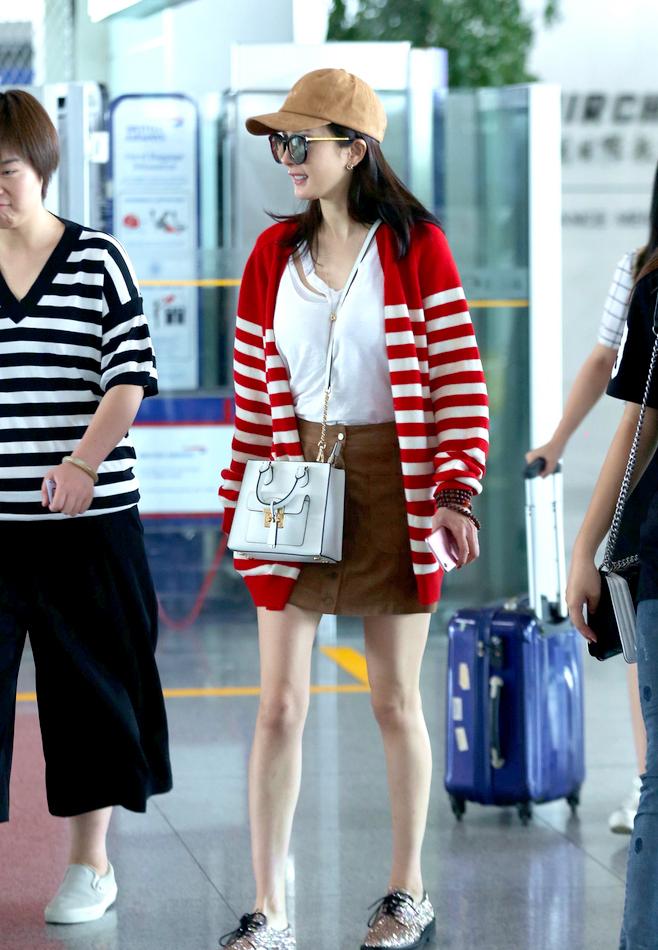 论私服只服杨幂 必杀技美腿美颜看呆你!