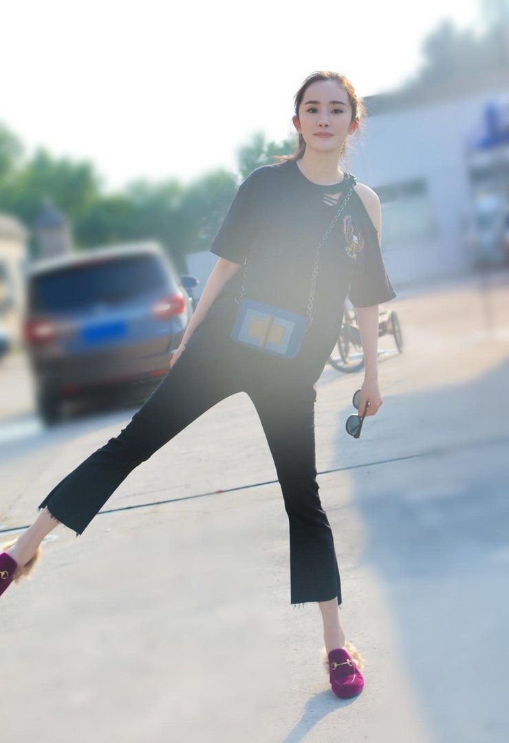 论私服只服杨幂 必杀技美腿美颜看呆你!