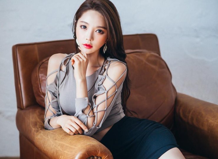 韩国美模居家写真秀长腿好身材 人美任性