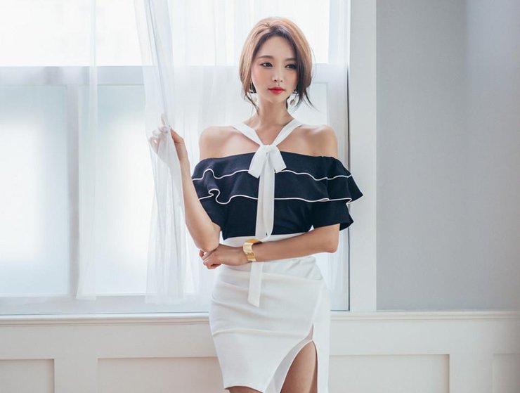 韩国美模居家写真秀长腿好身材 人美任性