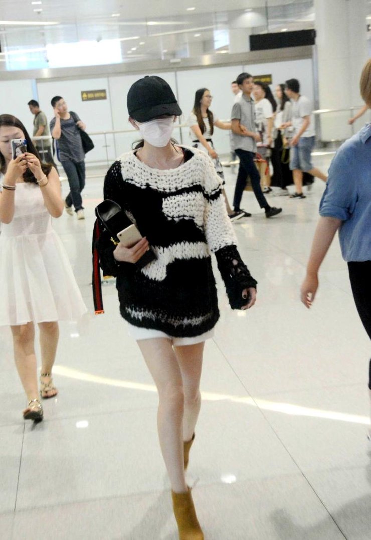 论私服只服杨幂 必杀技美腿美颜看呆你!