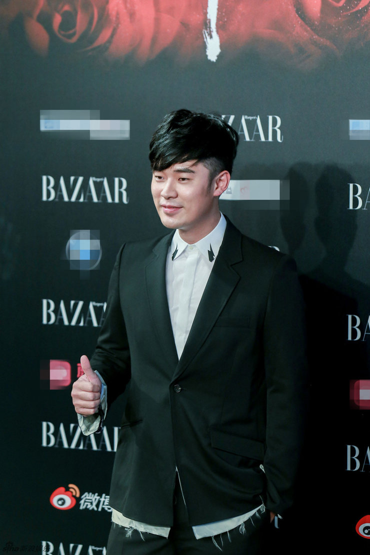 陈赫亮相芭莎慈善夜 捐款百万为公益助力