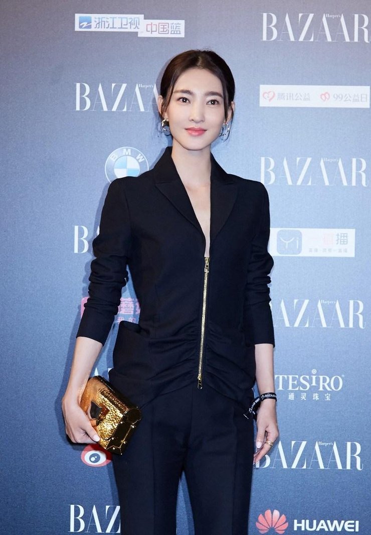 王丽坤时尚转型玩