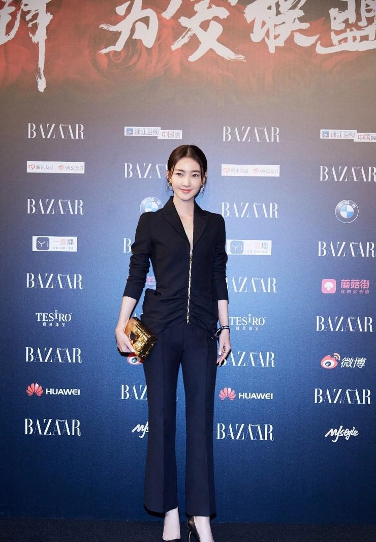 王丽坤时尚转型玩