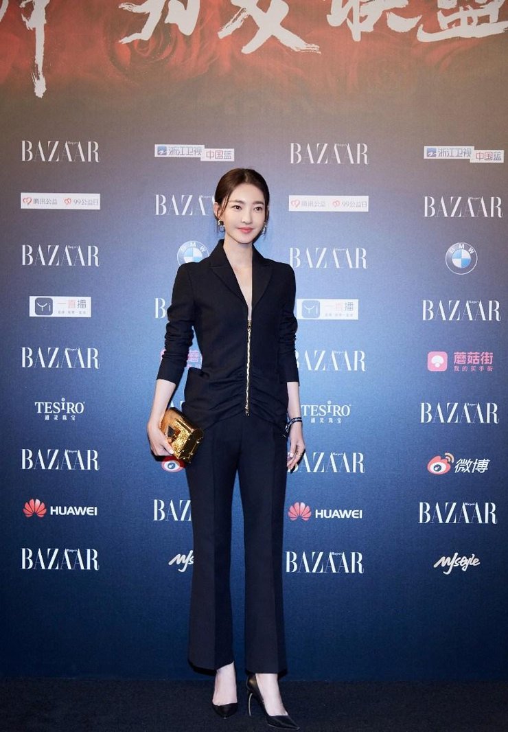 王丽坤时尚转型玩