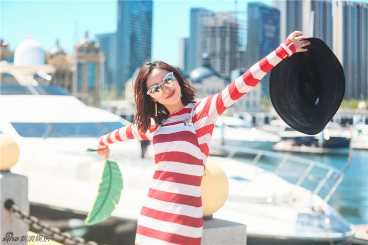 清新风!江一燕横条纹穿出明媚少女感