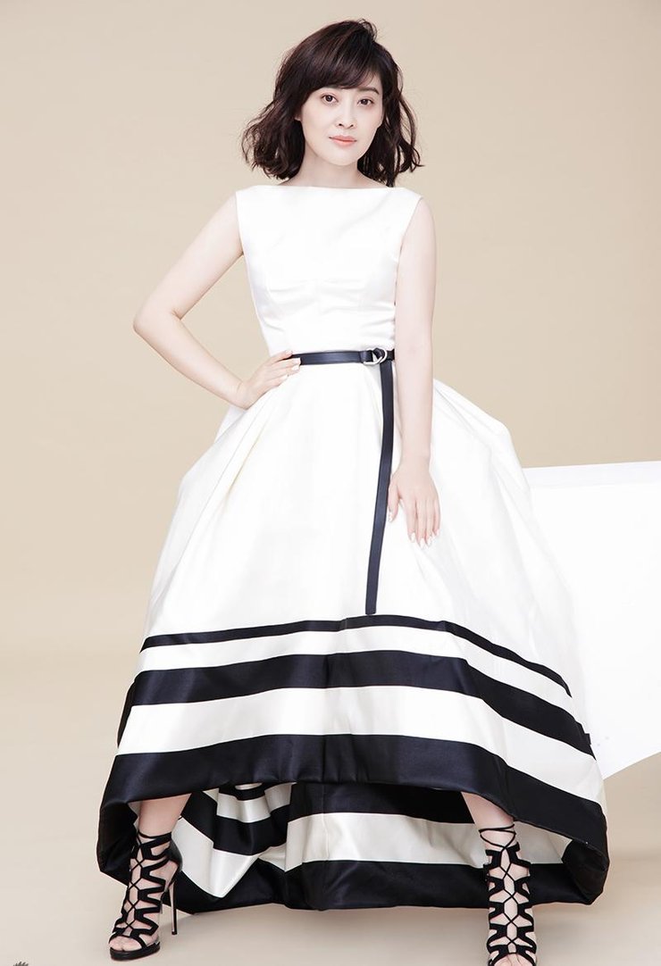 梅婷大胆露长腿 气质辣妈瘦身美出新高度