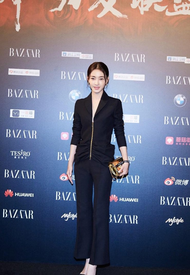 王丽坤时尚转型玩