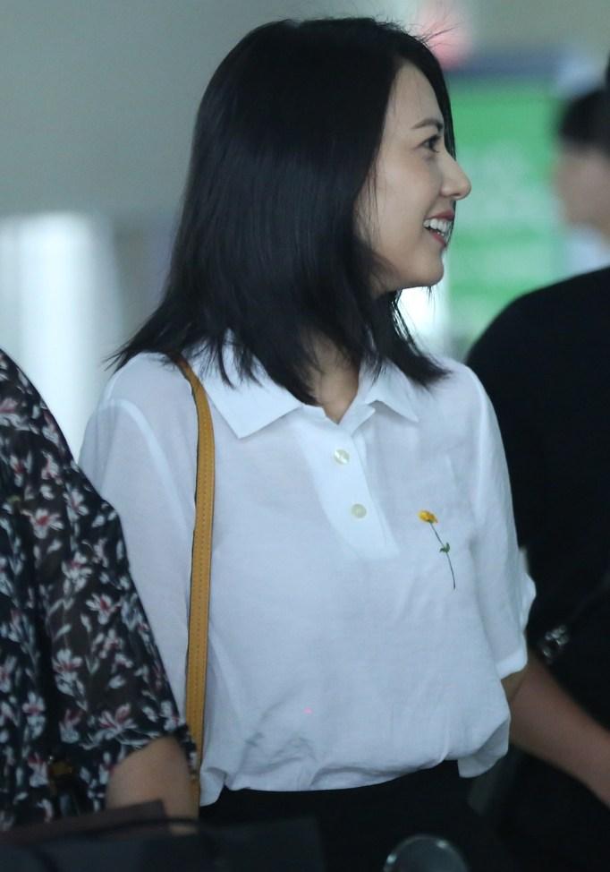 高圆圆提大箱变女汉子 飞加拿大与老公团聚