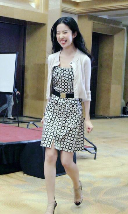 天仙一眨眼心脏都颤抖 刘亦菲Wink超可爱