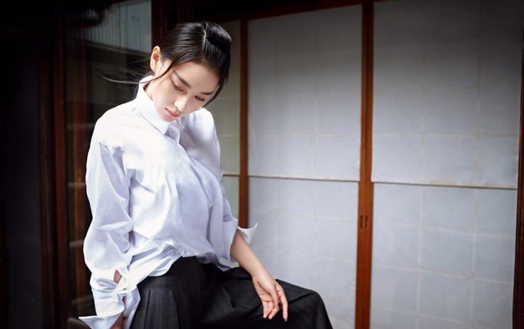 张馨予中性干练风 帅气撩妹荷尔蒙爆棚