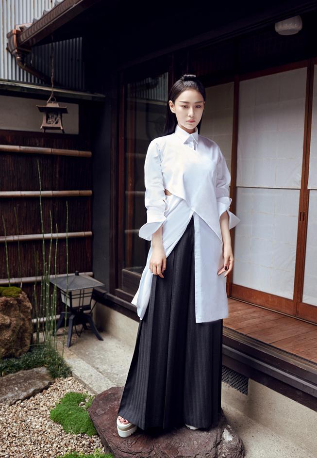 张馨予中性干练风 帅气撩妹荷尔蒙爆棚