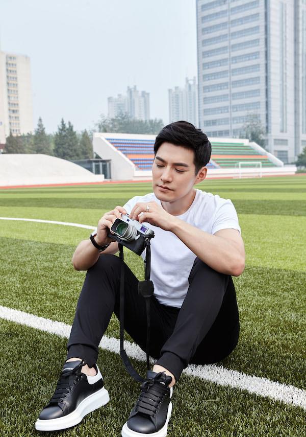 严屹宽校园写真曝光 粉丝：欠我一个宽学长