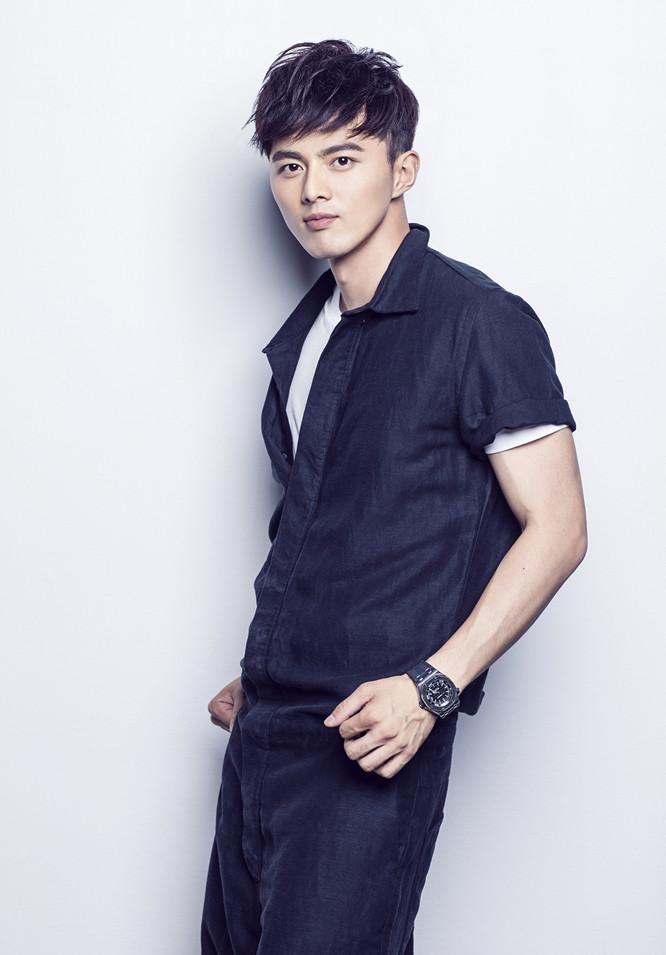 叶祖新最新时尚性感写真曝光