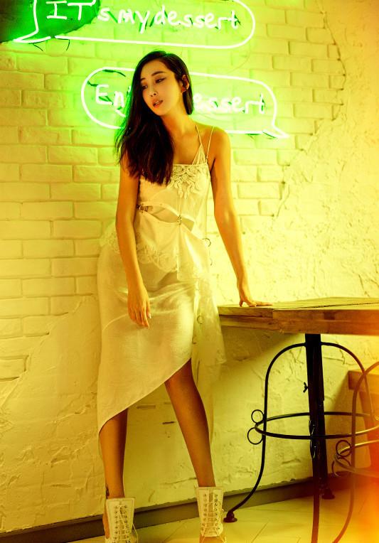 杜若溪睡衣风秀写真