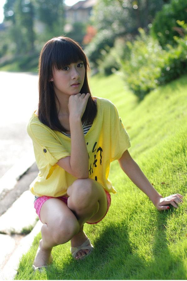 曹曦月可爱性感秀大长腿