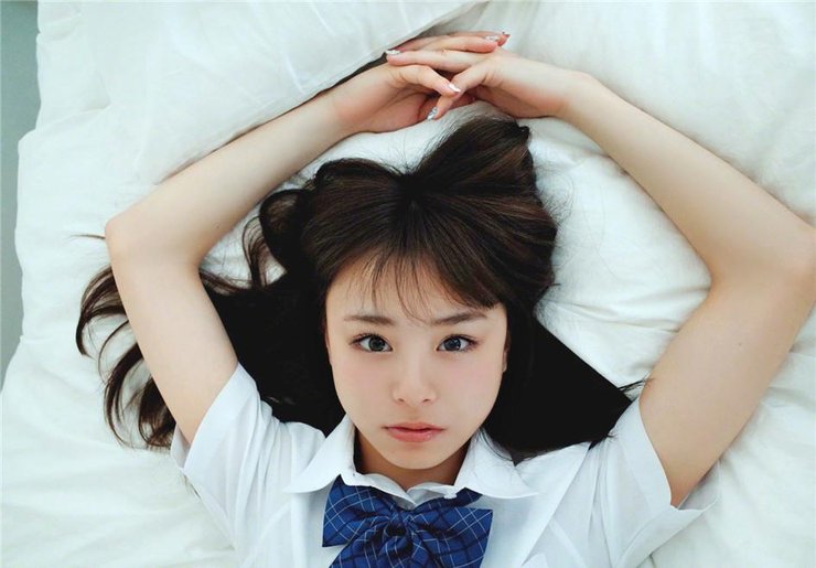 佐藤丽奈俏皮写真 穿制服似学生妹