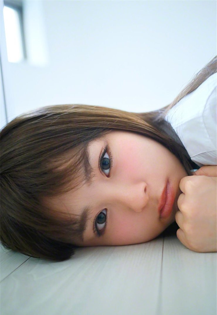 佐藤丽奈俏皮写真 穿制服似学生妹