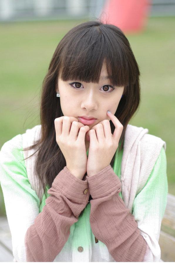 曹曦月可爱性感秀大长腿