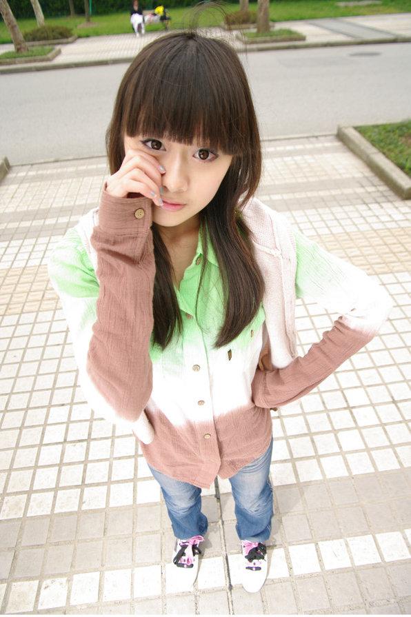 曹曦月可爱性感秀大长腿