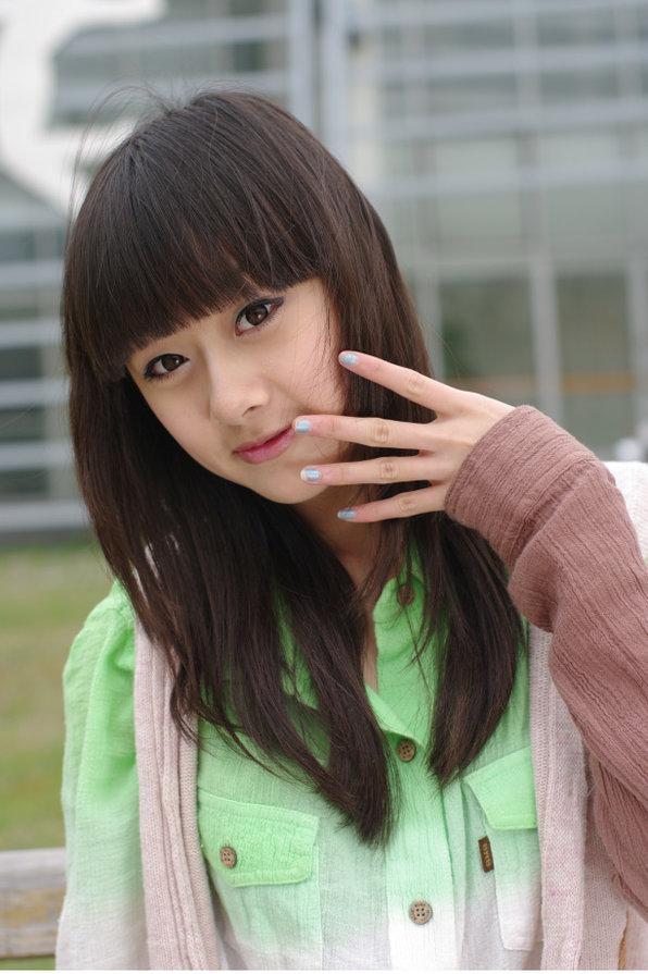 曹曦月可爱性感秀大长腿