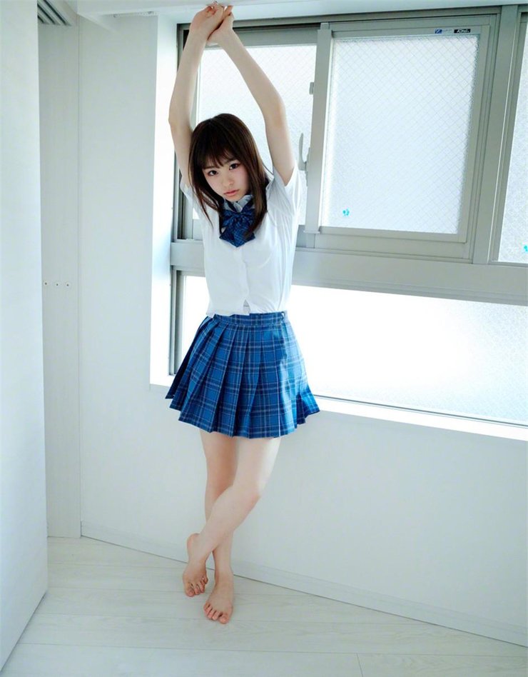 佐藤丽奈俏皮写真 穿制服似学生妹