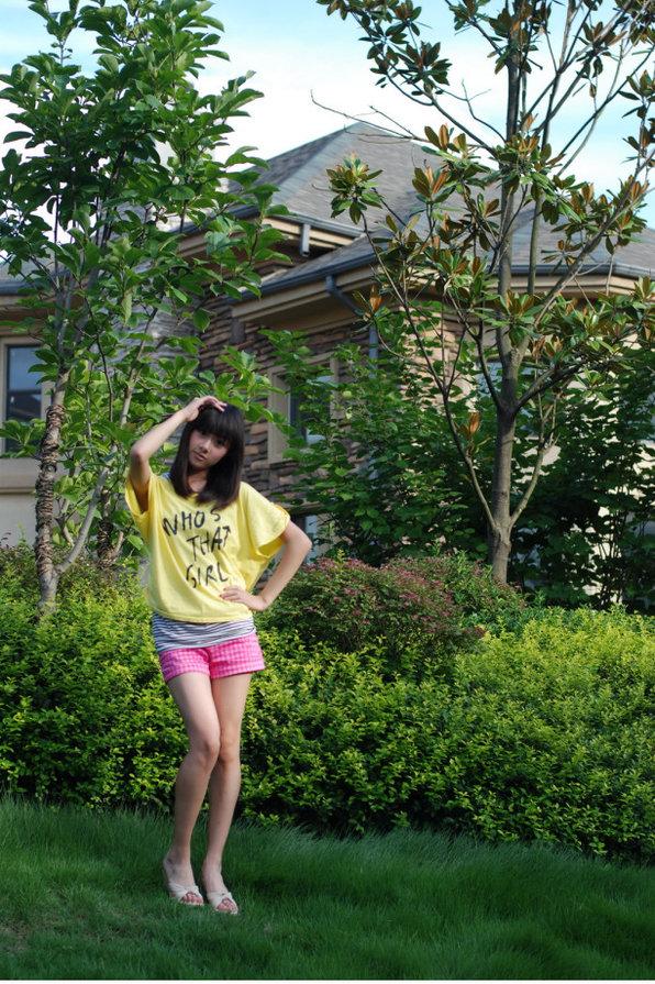 曹曦月可爱性感秀大长腿