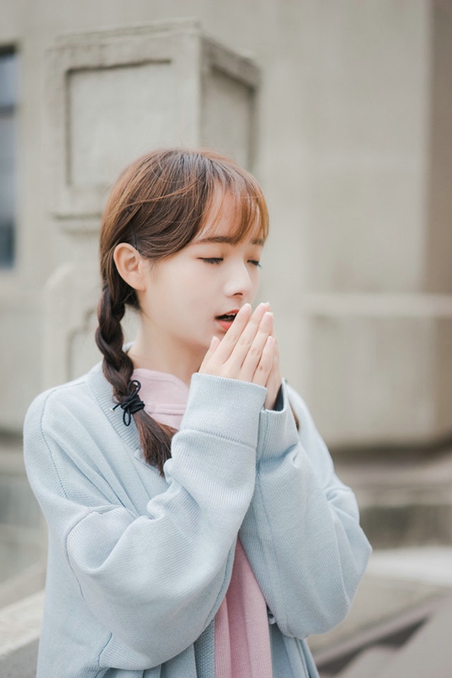 清纯麻花辫萝莉美女庭院深深深几许复古私拍套图