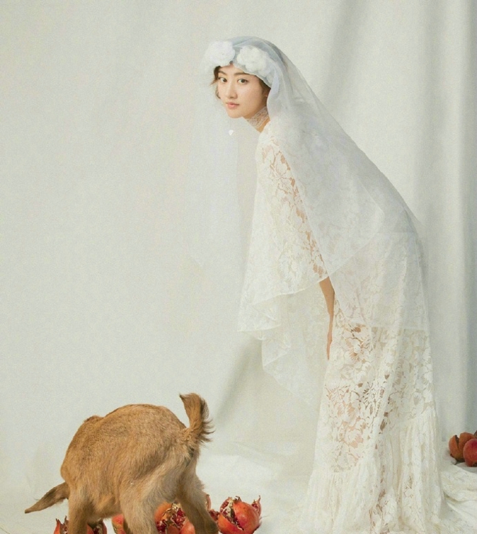 景甜时尚杂志写真