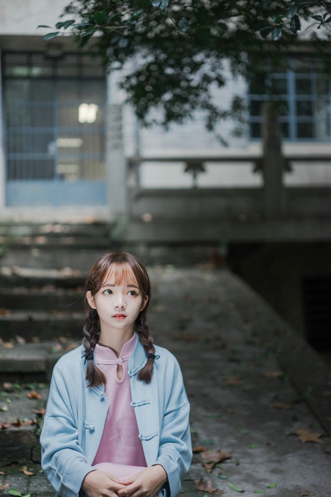 清纯麻花辫萝莉美女庭院深深深几许复古私拍套图